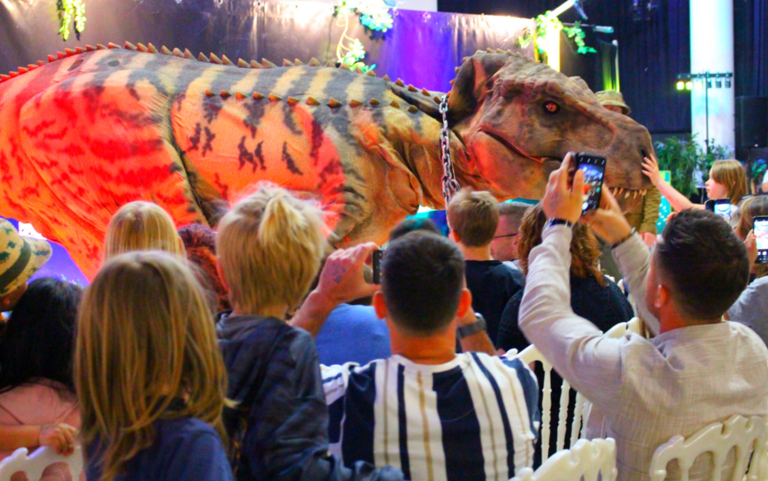 Jurassic Live Tour In Kirchhellen erwecken die Dinos zum Leben Wir